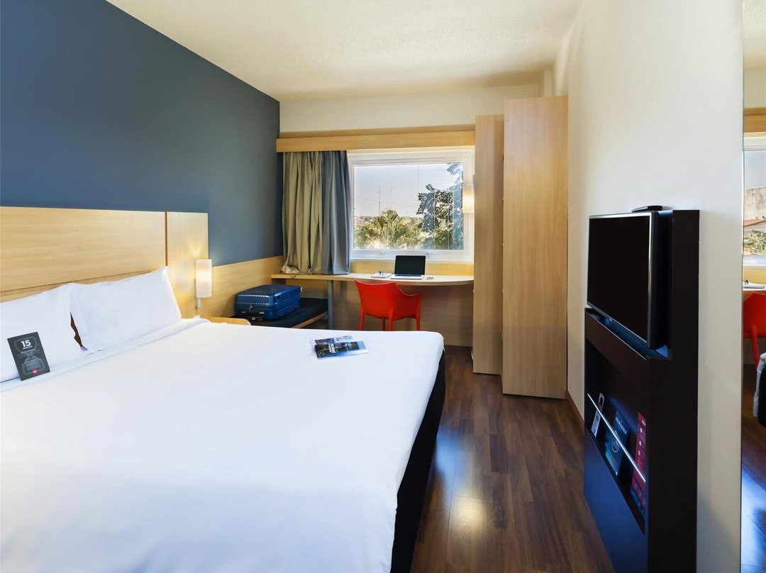 Paulinia酒店住宿-宜必思保利尼亚酒店