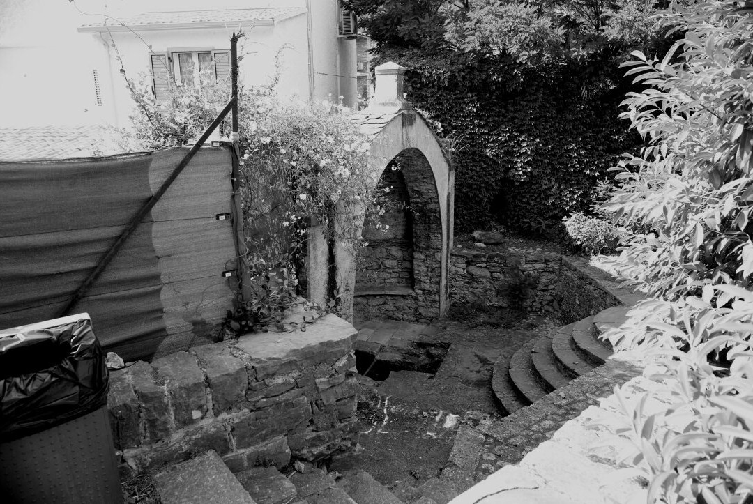 Fontaine (Rue pont vieux)-Corte必去景点