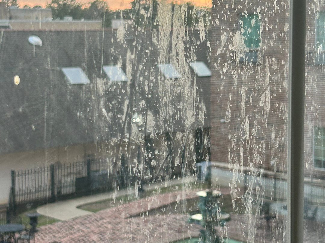 Chateau Saint Denis Hotel主图