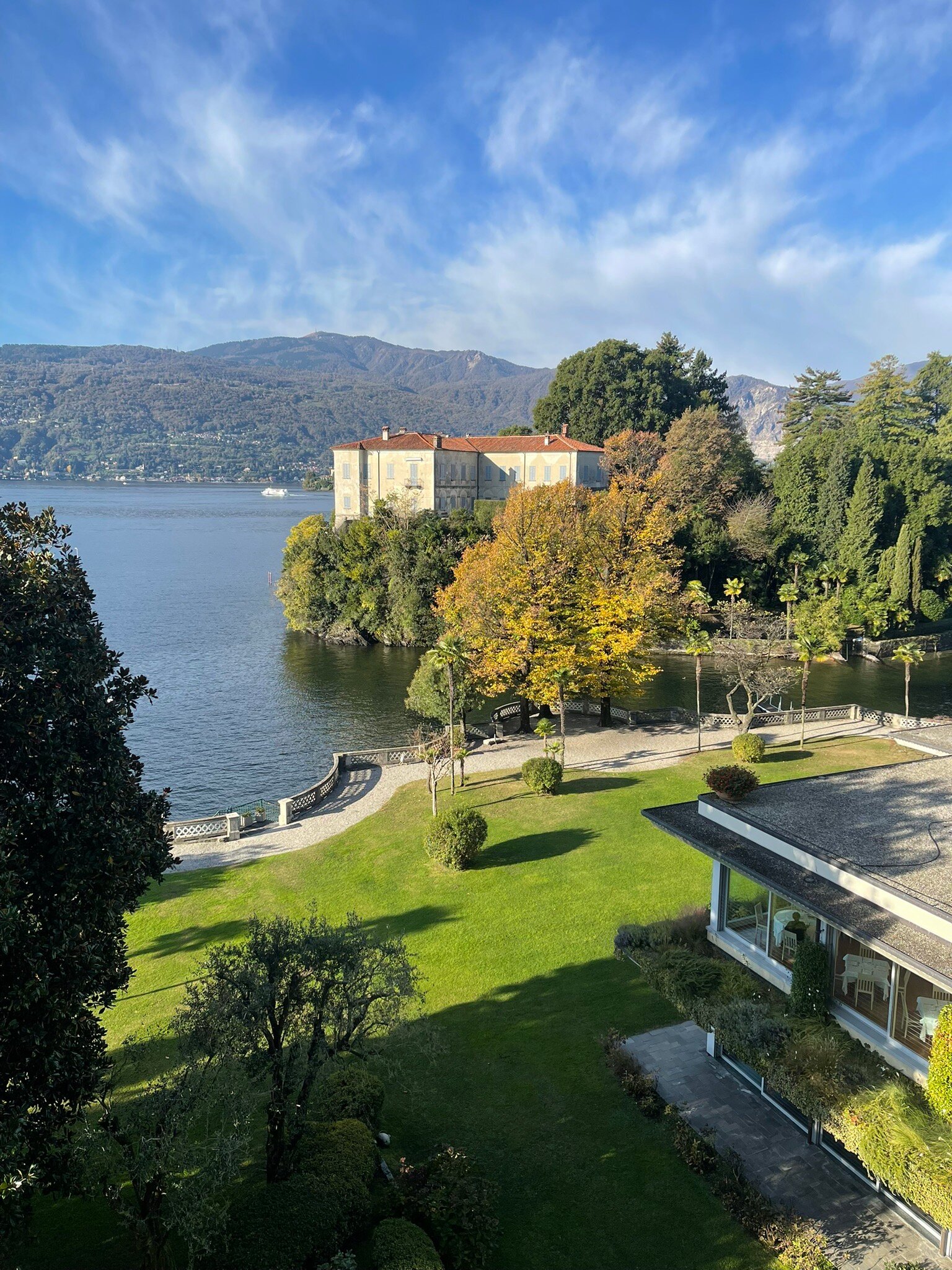 雄伟大酒店-官方