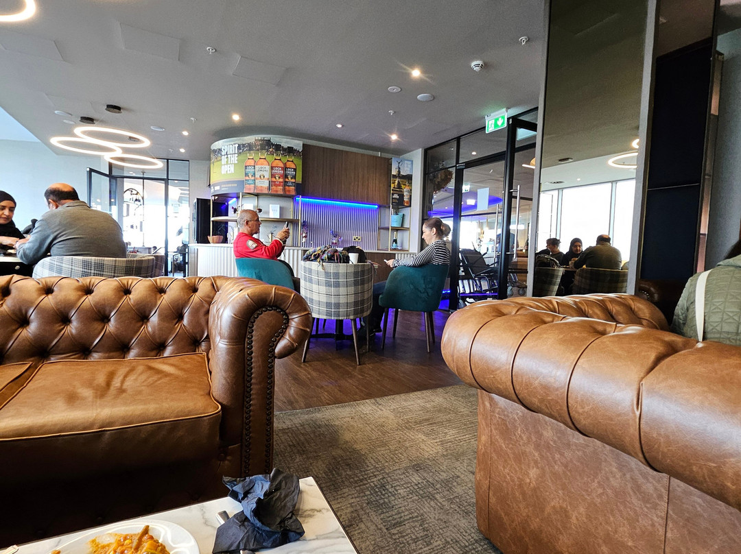Plaza Premium Lounge Edinburgh (Departure Hall)-爱丁堡必去景点