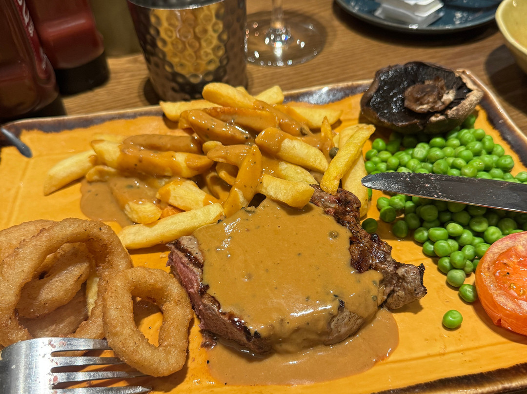 伦敦温布尔登游客酒店主图