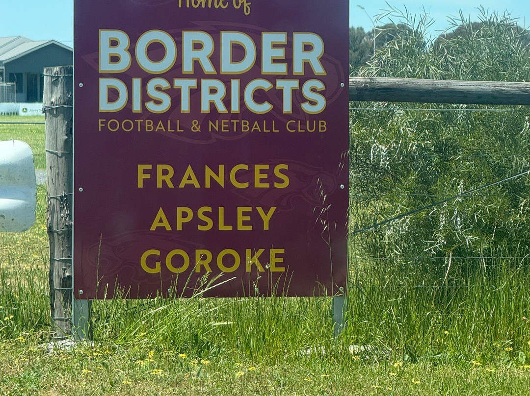 Frances War Memorial-Kybybolite必去景点