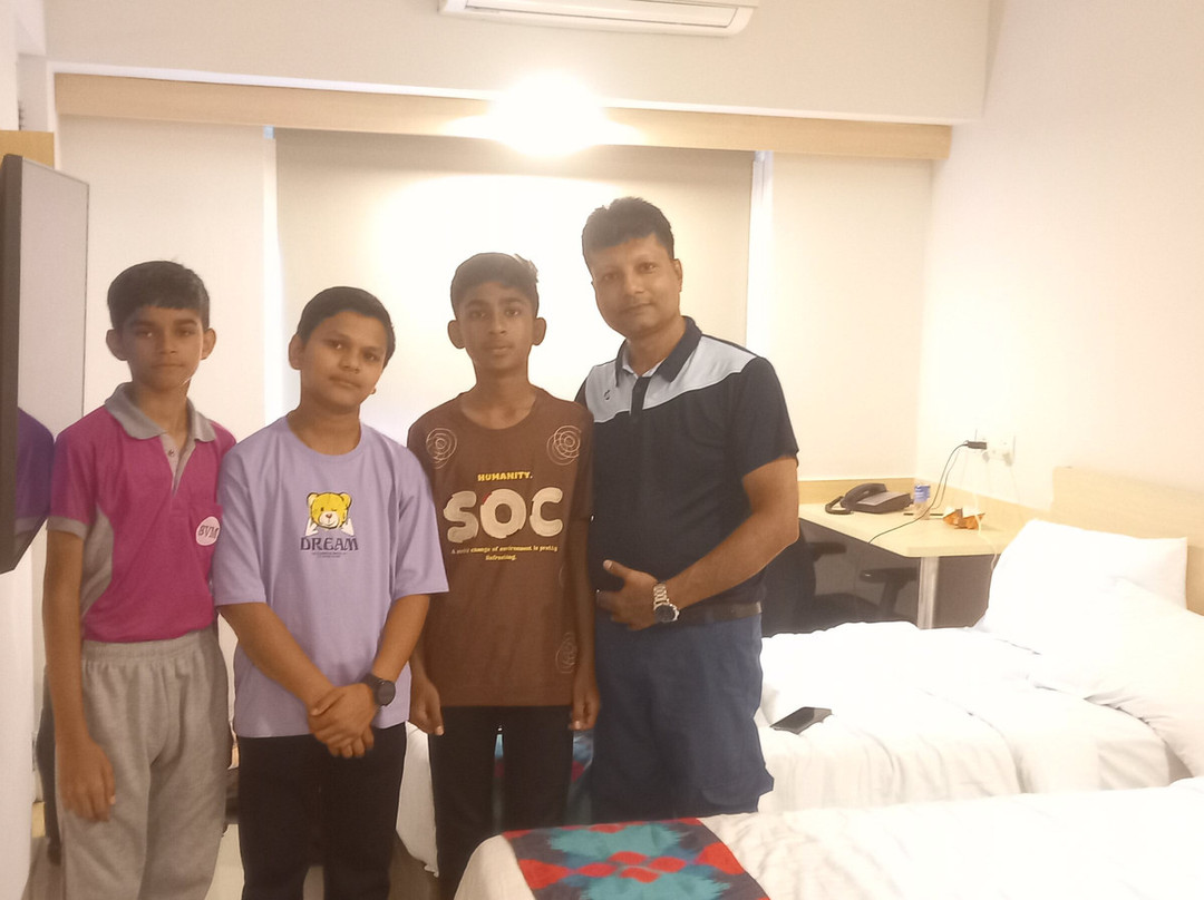 普那金格酒店主图