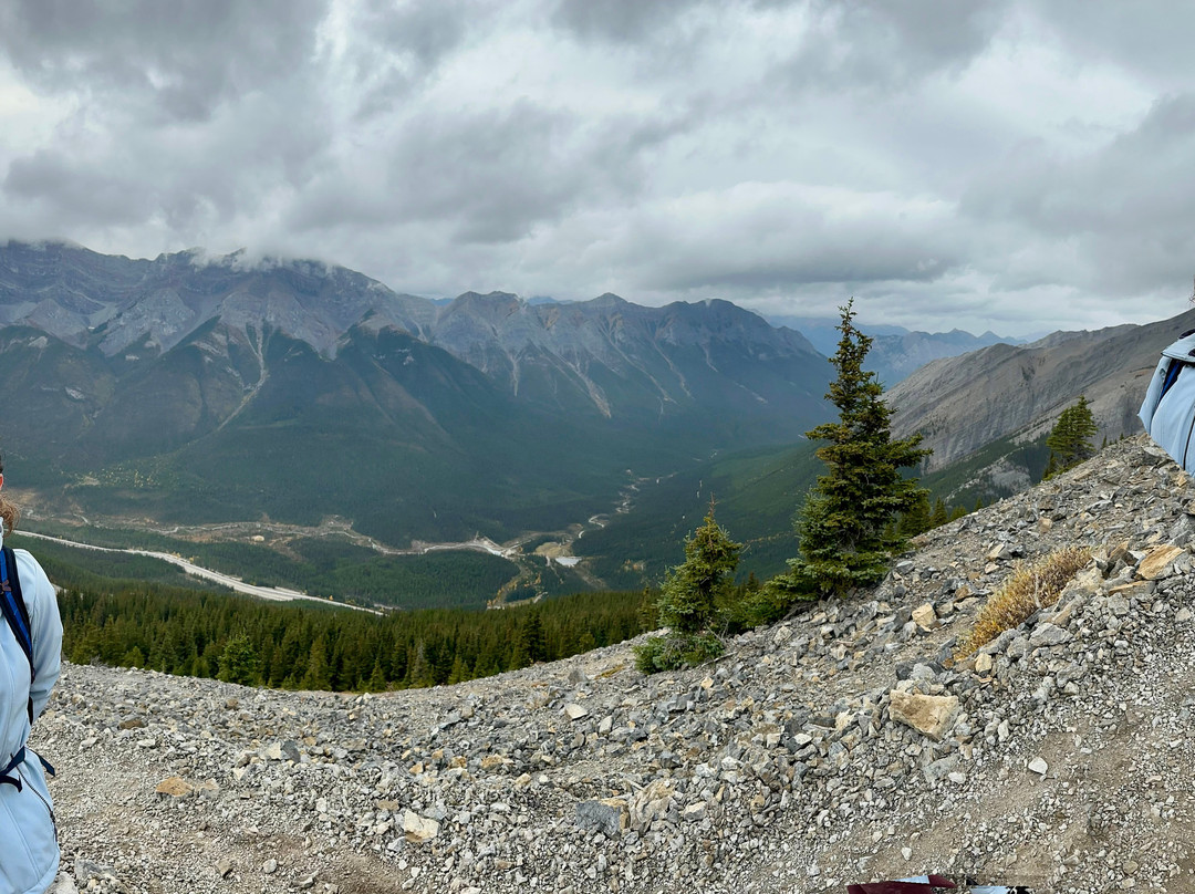 Ha Ling Peak-坎莫尔必去景点