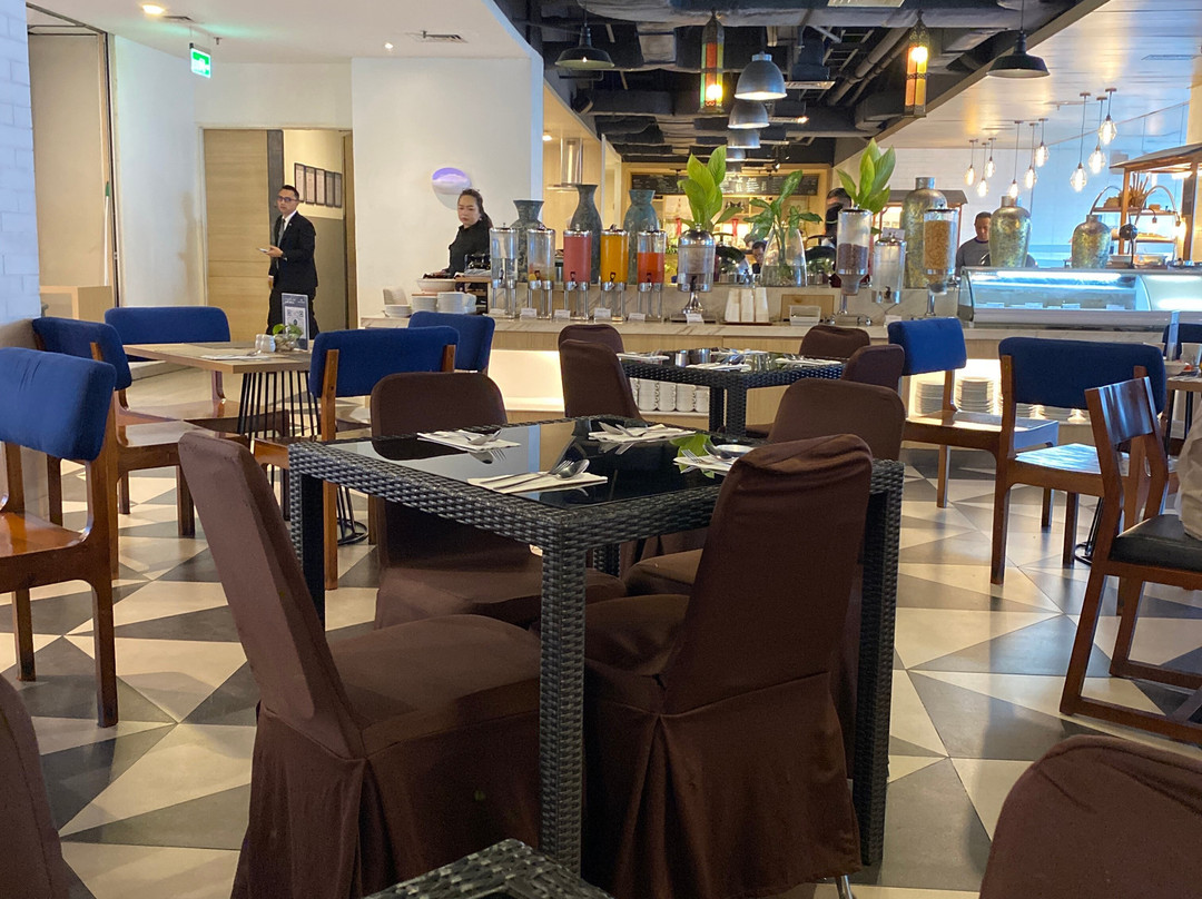 Hotel Santika Mega City Bekasi主图