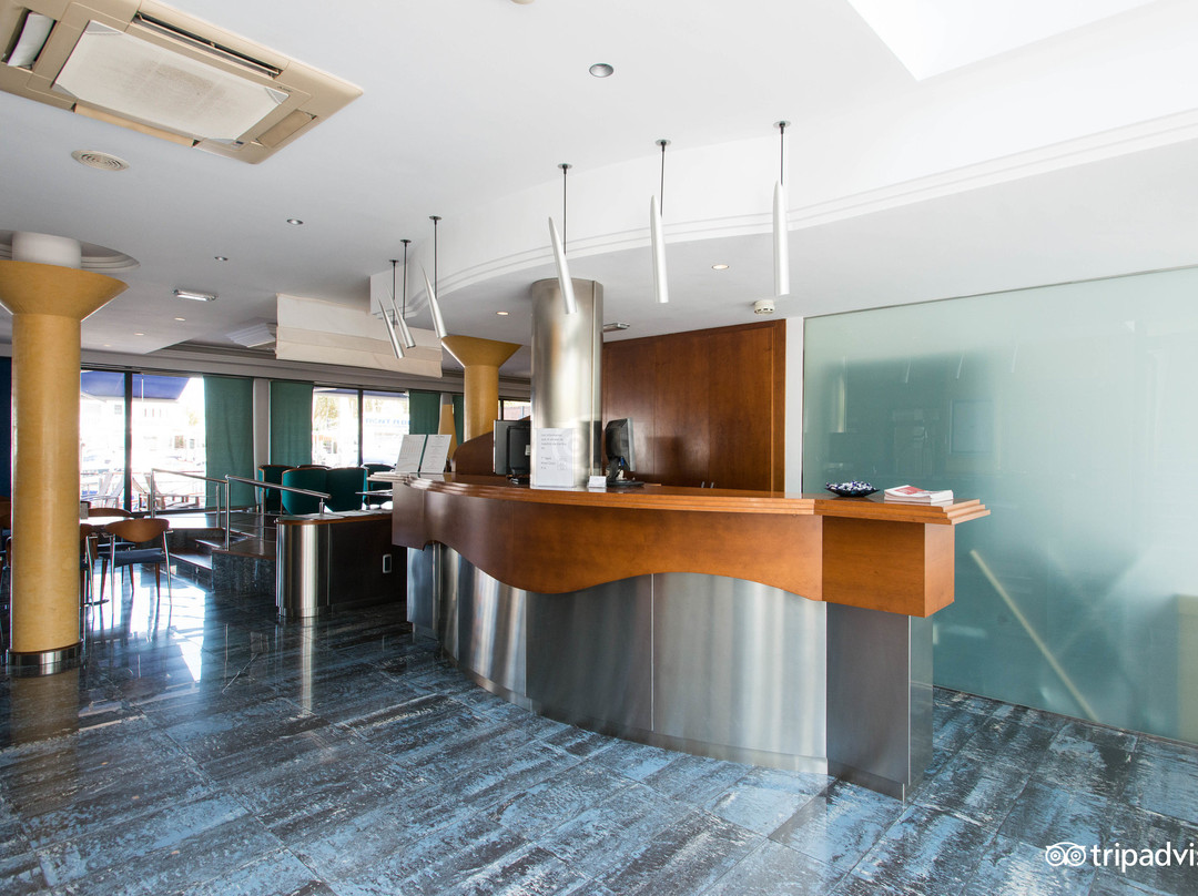 布拉瓦海岸酒店住宿-萨林斯港酒店