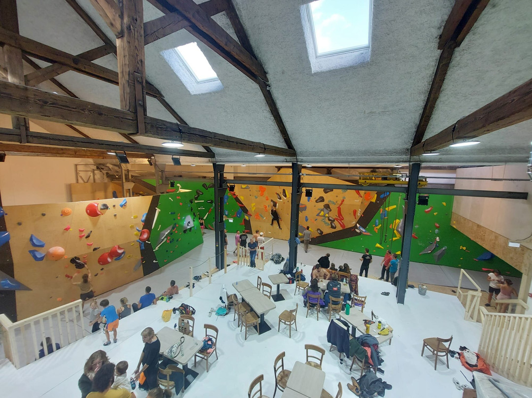 Hop'n Bloc - Salle D'escalade-Saint-Etienne-les-Remiremont必去景点