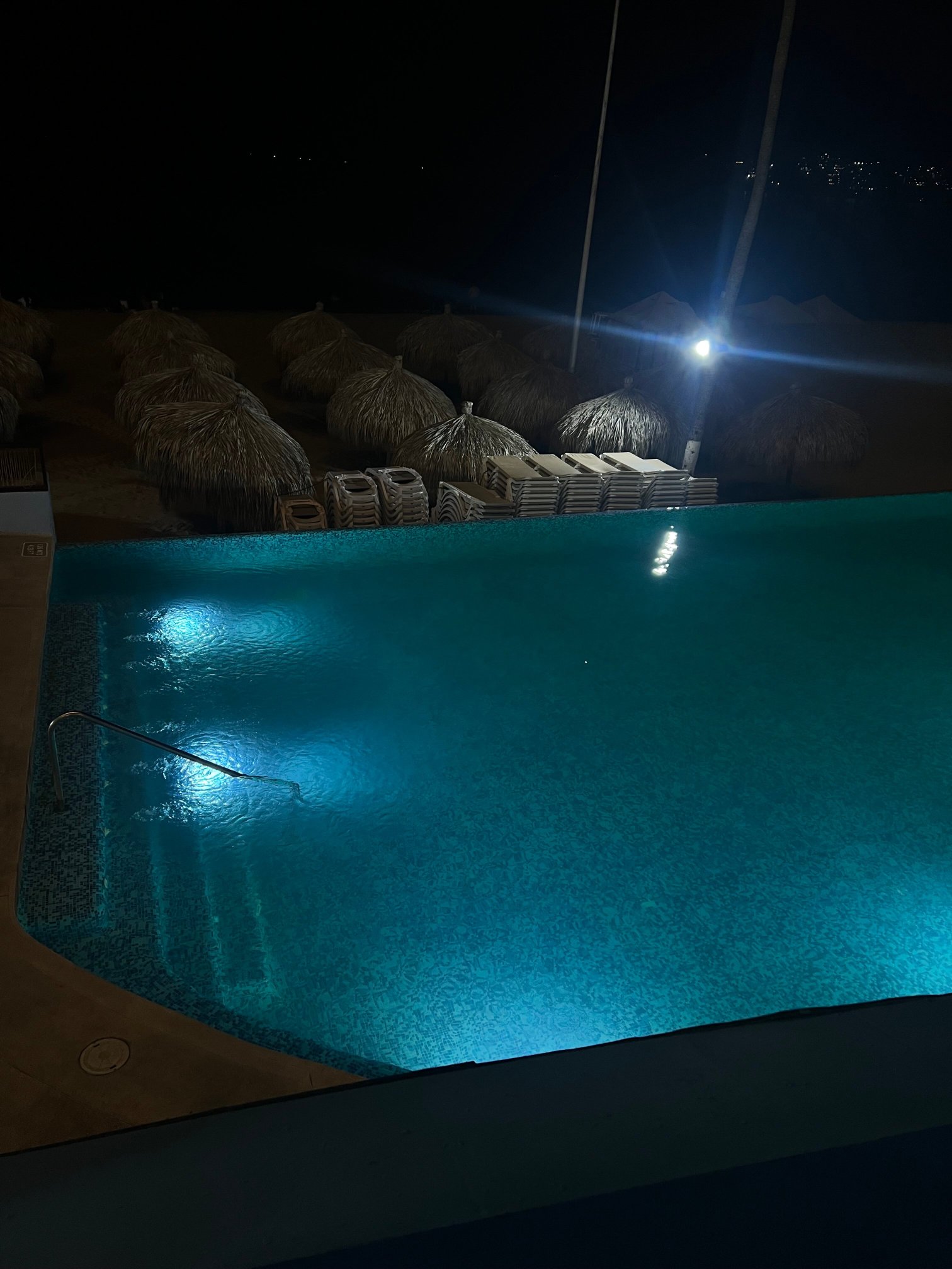 Krystal Beach Acapulco-官方