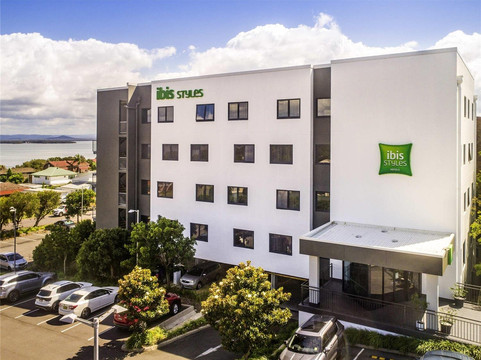 宜必思尚品恩瑞斯酒店主图