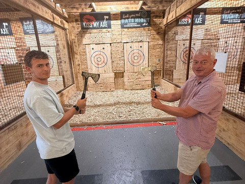 Kiss My Axe Alexandria - Axe Throwing Sydney-悉尼必去景点