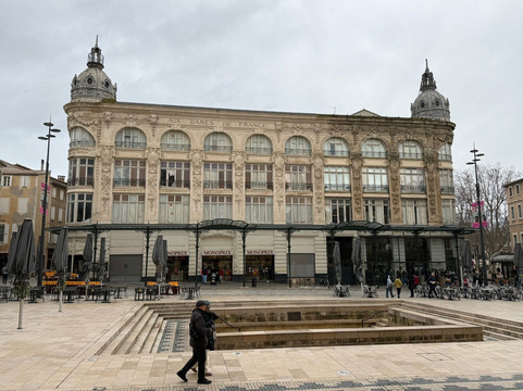 Les Halles de Narbonne-纳博讷必去景点