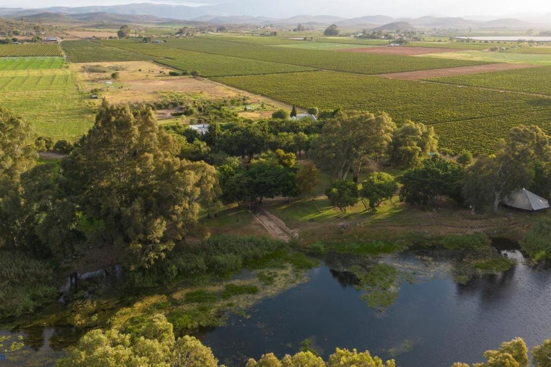 Worlds Apart - River Front Guest Farm & Camping