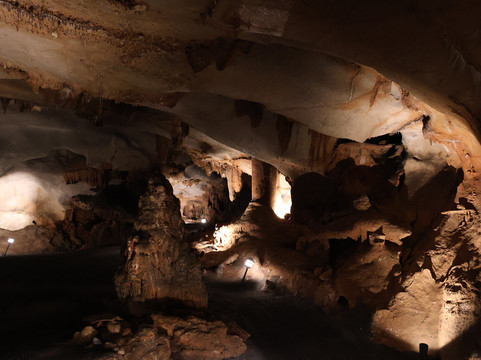 Melrose Caverns-哈里森堡必去景点