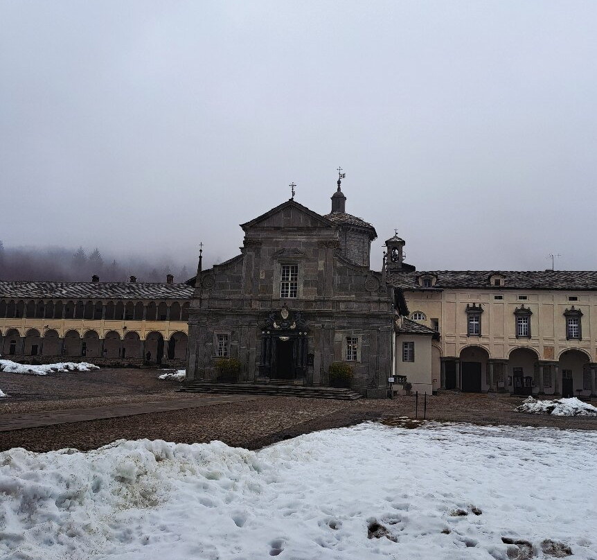 Basilica Inferiore (antica)-Oropa必去景点