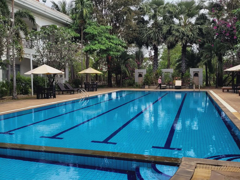 光荣水疗酒店主图