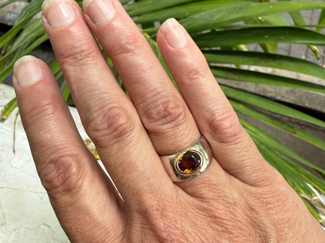 里尼亚珠宝-加勒必去景点