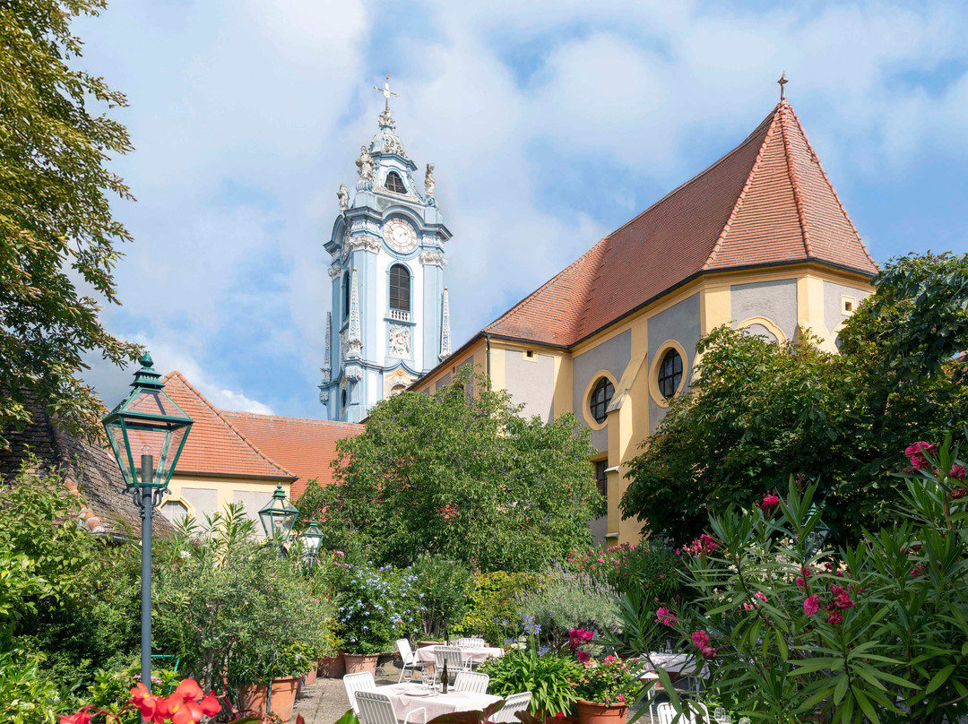 Rossatz酒店住宿-桑格布隆德尔饭店/餐厅
