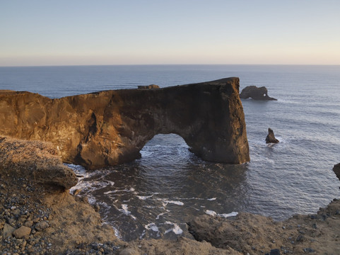 Londrangar Basalt Cliffs-Hellnar必去景点