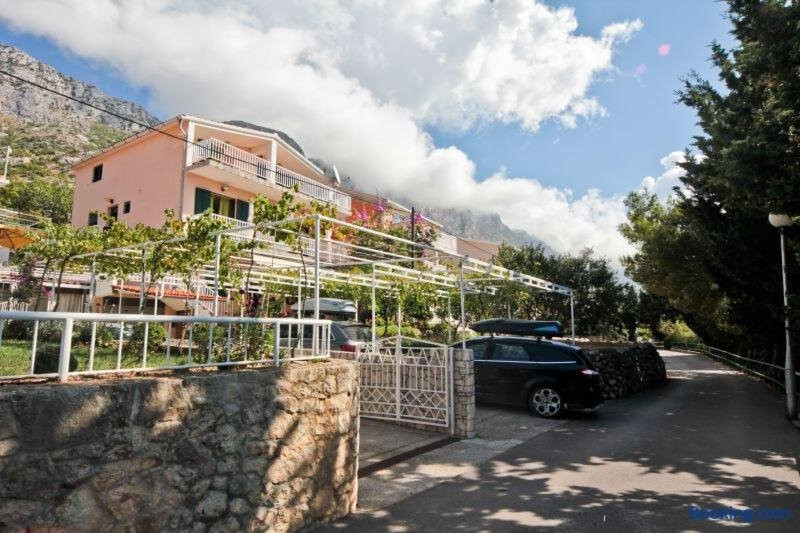 Apartments Zelimir
