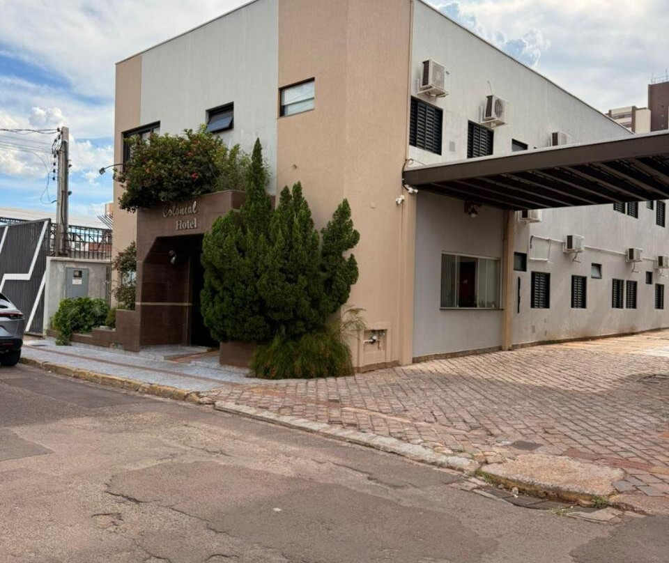 克罗尼尔酒店