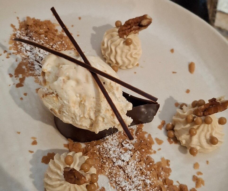 拉夏特莱瑞酒店主图