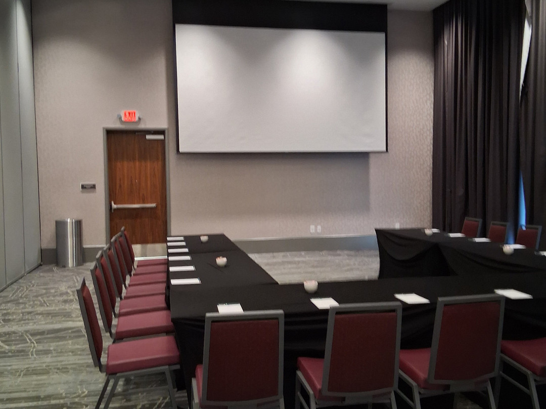 亚特兰大机场北部希尔顿安泊酒店主图