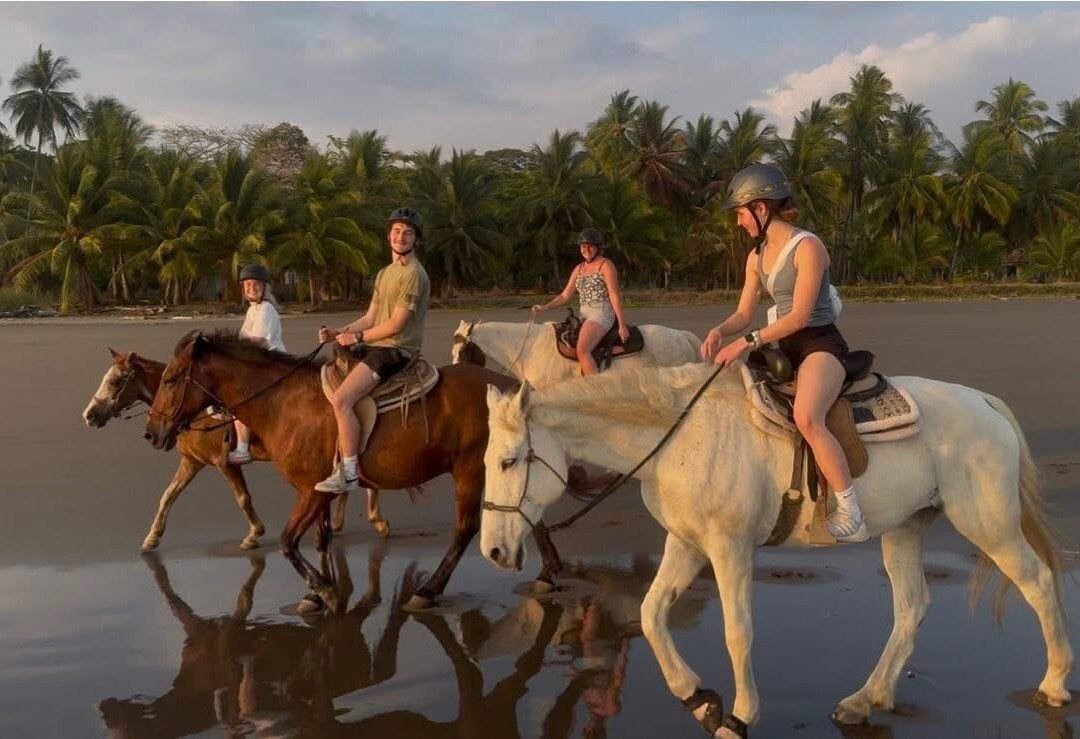 CR Beach Barn-Esterillos Este必去景点