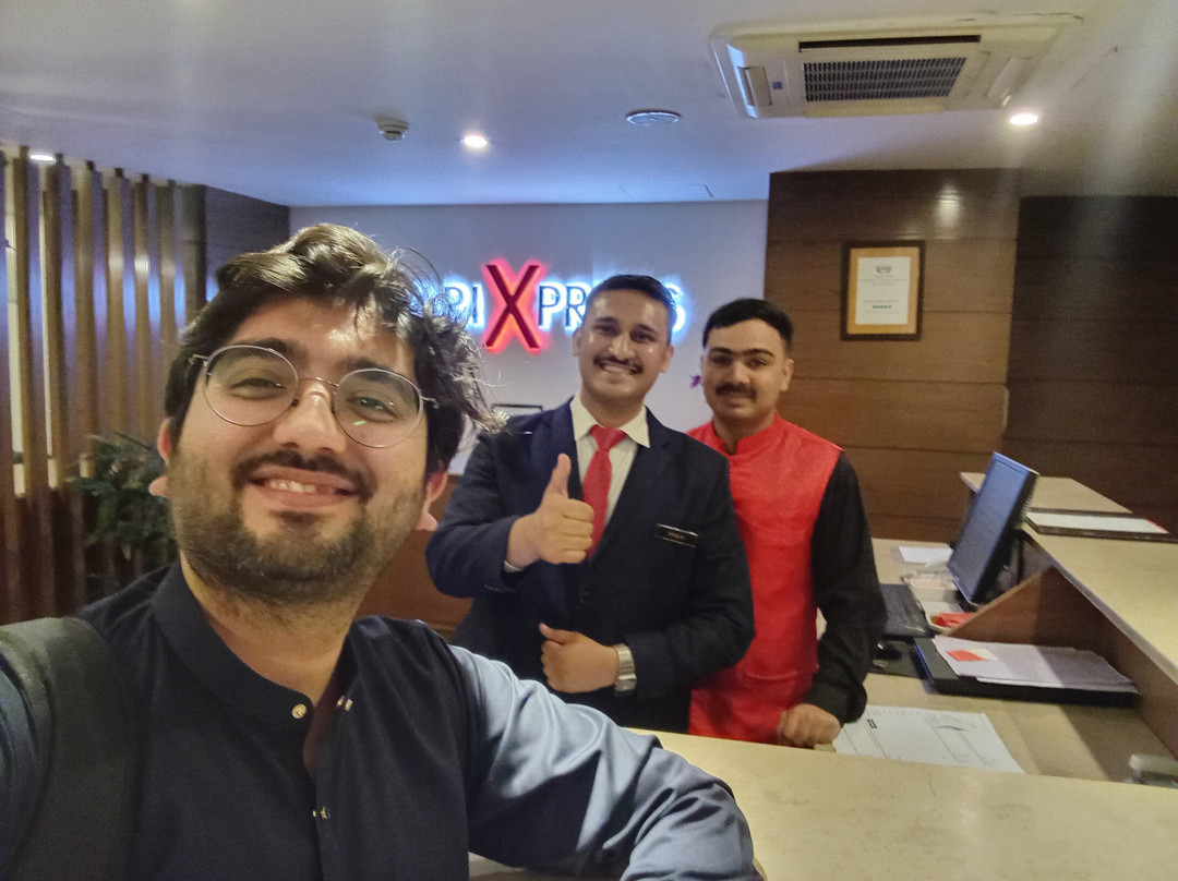 阿瓦里快线古尔伯格酒店主图