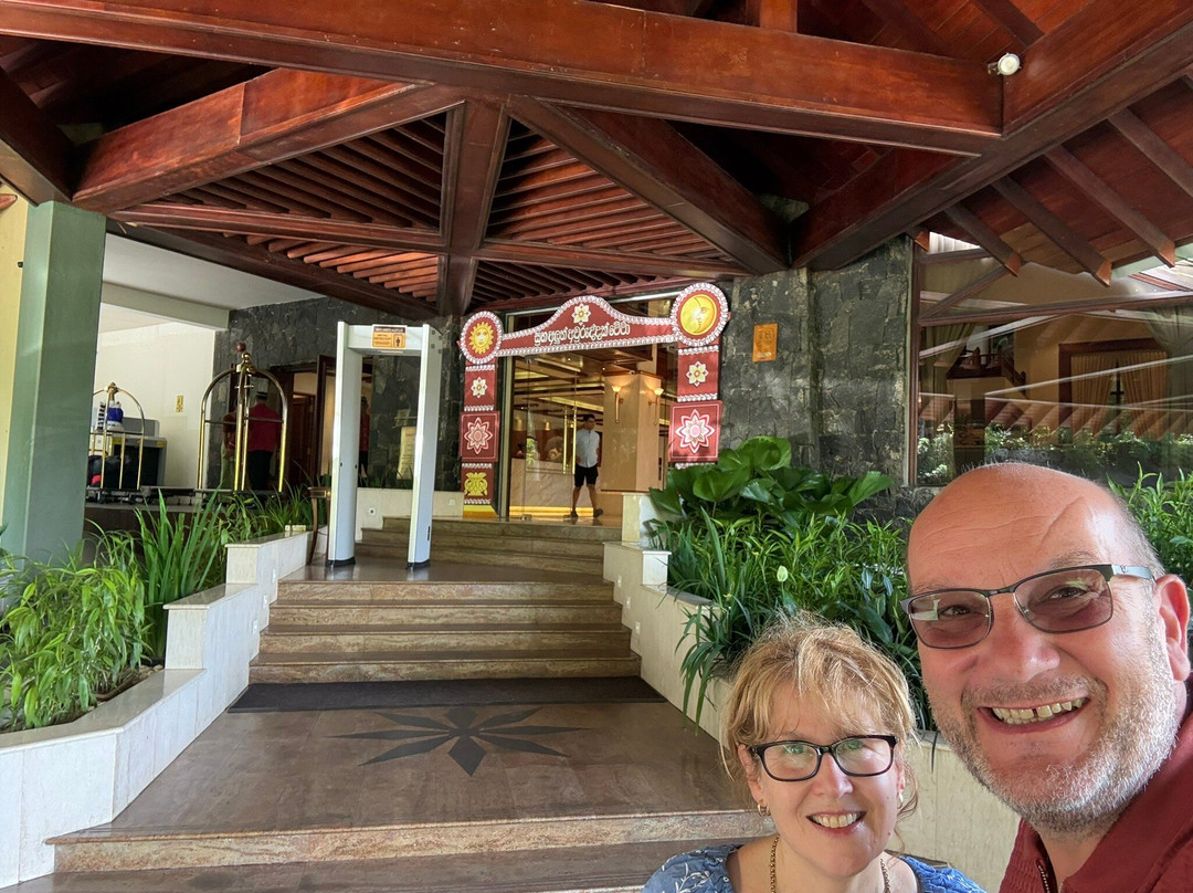 伯爵摄政酒店主图