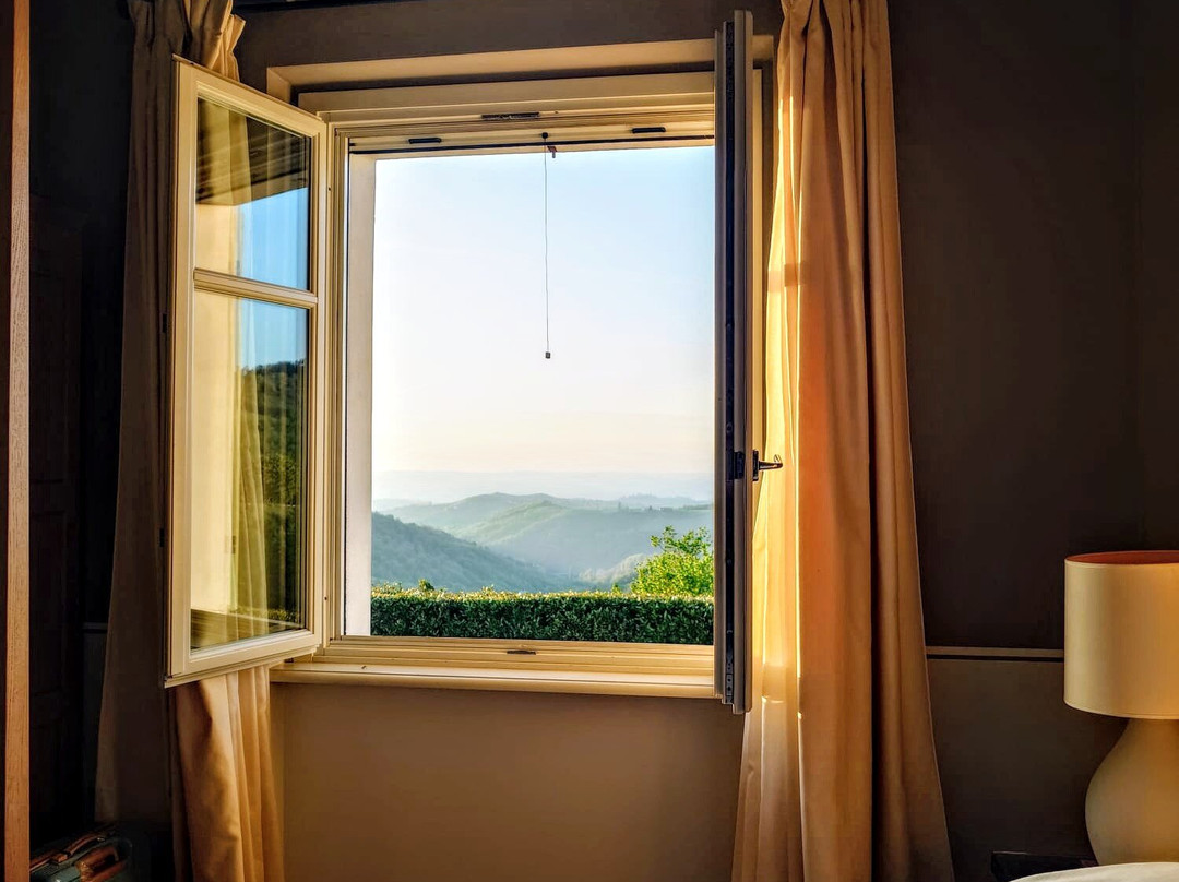 瑞莱斯达米利亚别墅酒店主图