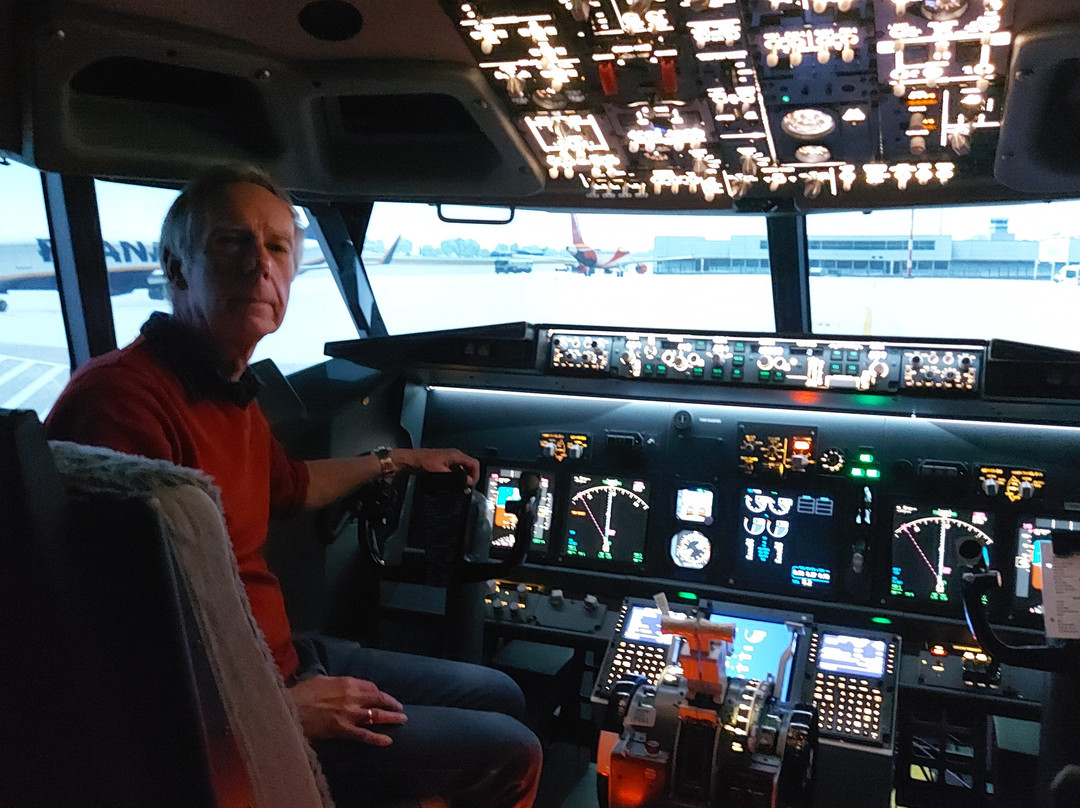 Simair737 Flight Simulators-切尔滕纳姆必去景点