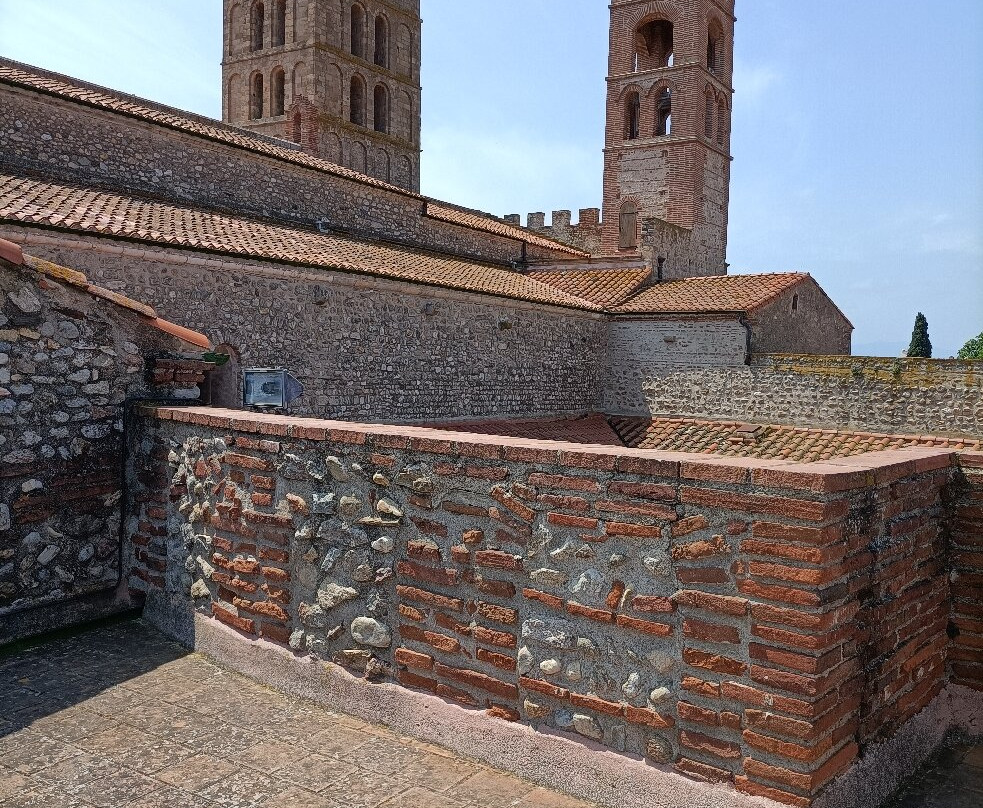 Cathédrale Sainte-Eulalie-et-Sainte-Julie d'Elne-Elne必去景点