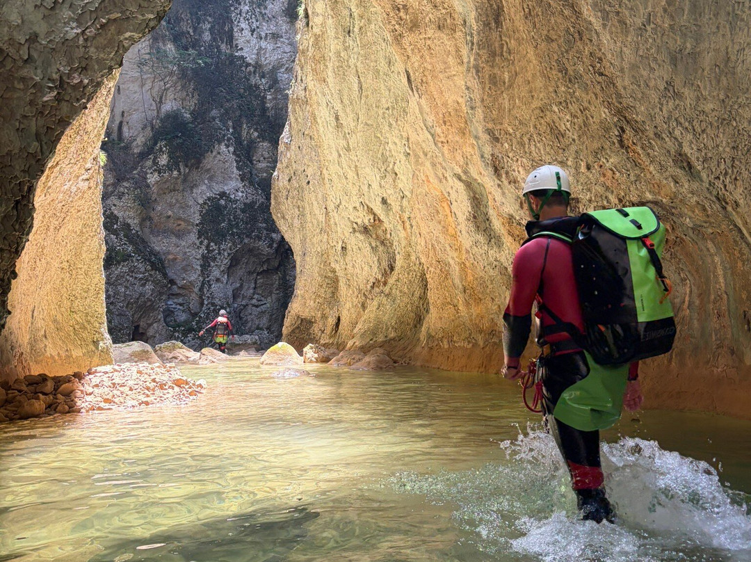 Ossau de l'eau canyoning-Laruns必去景点