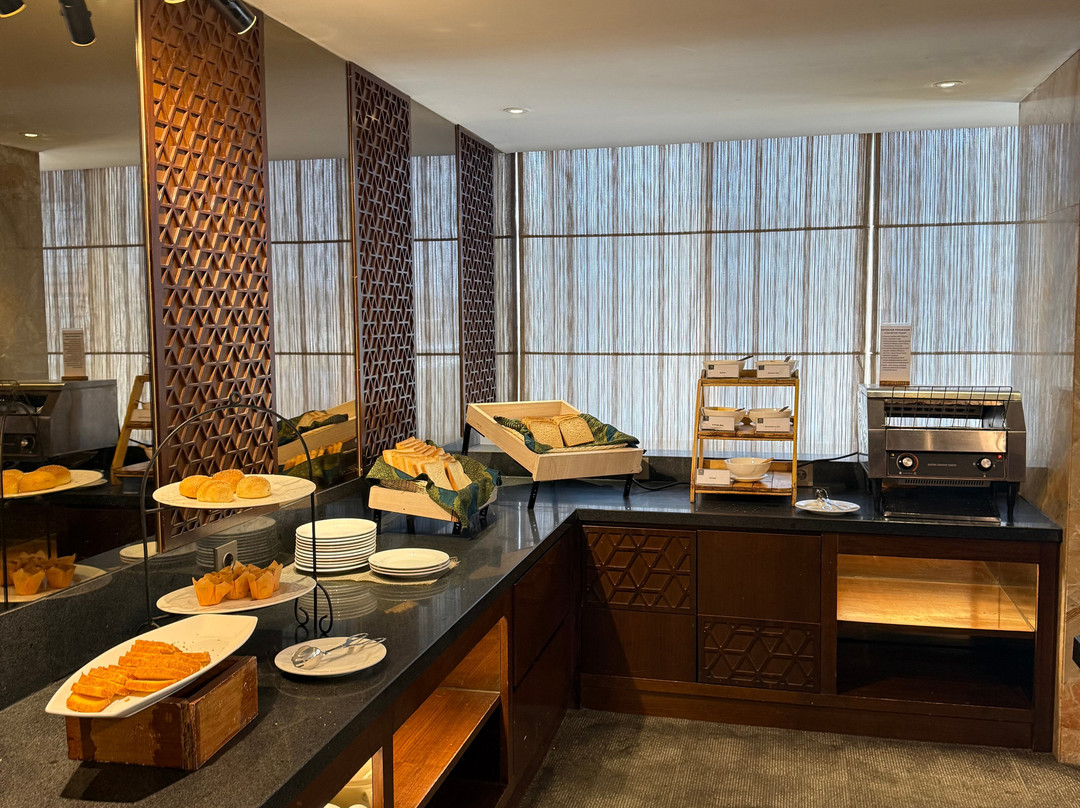 Pinnacle Apartment ( Louis Kienne )主图