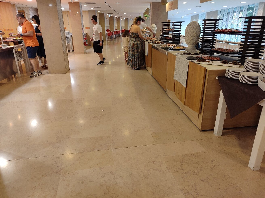 伊思拉保留地-卡拉内4星级酒店主图
