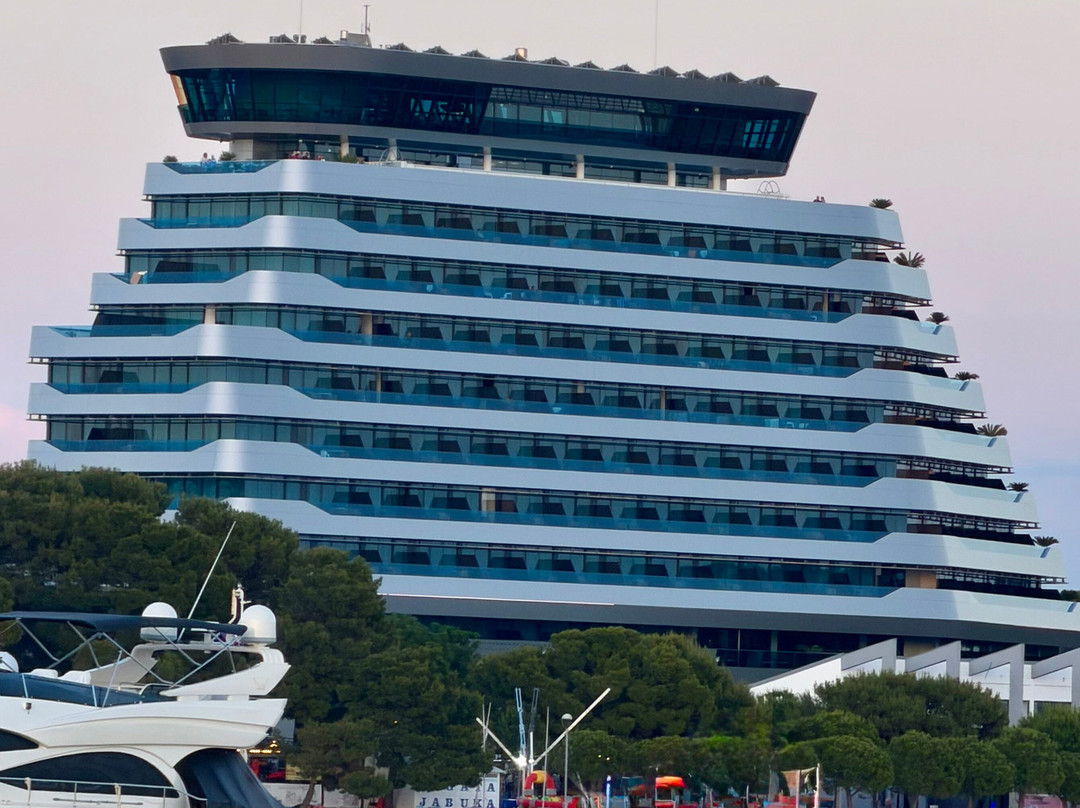 奥林匹亚天空酒店主图