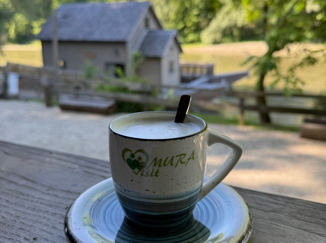 Love Island / Otok ljubezni Ižakovci-Beltinci必去景点