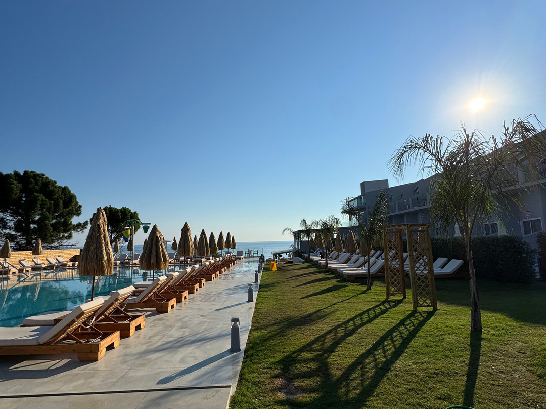 Golden Coast Beach主图