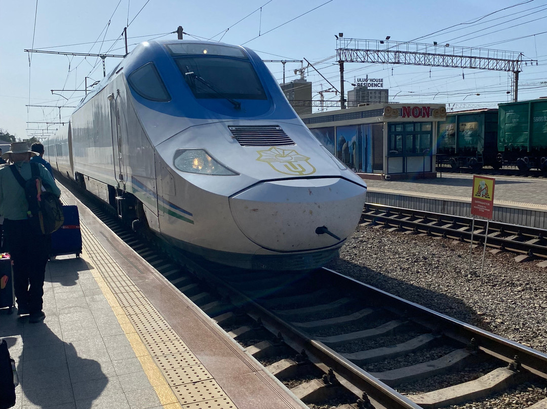 Samarkand Train Station-撒马尔罕必去景点