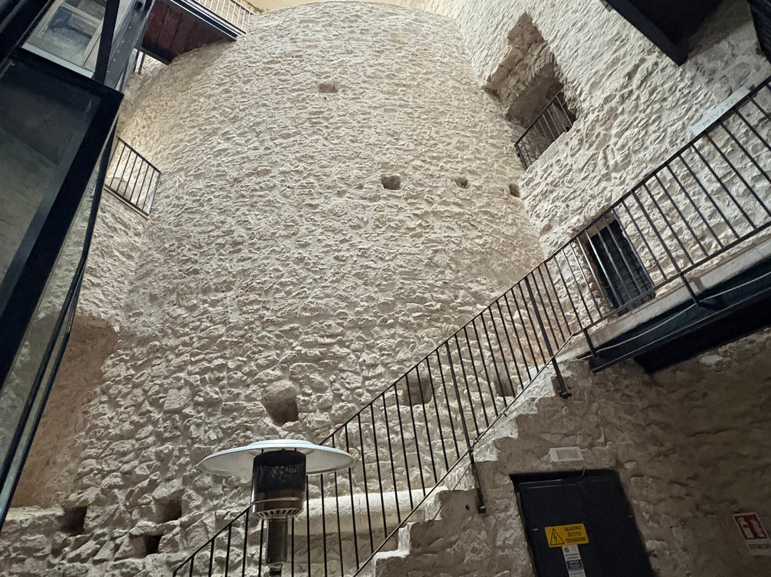 Castello Macchiaroli-Teggiano必去景点