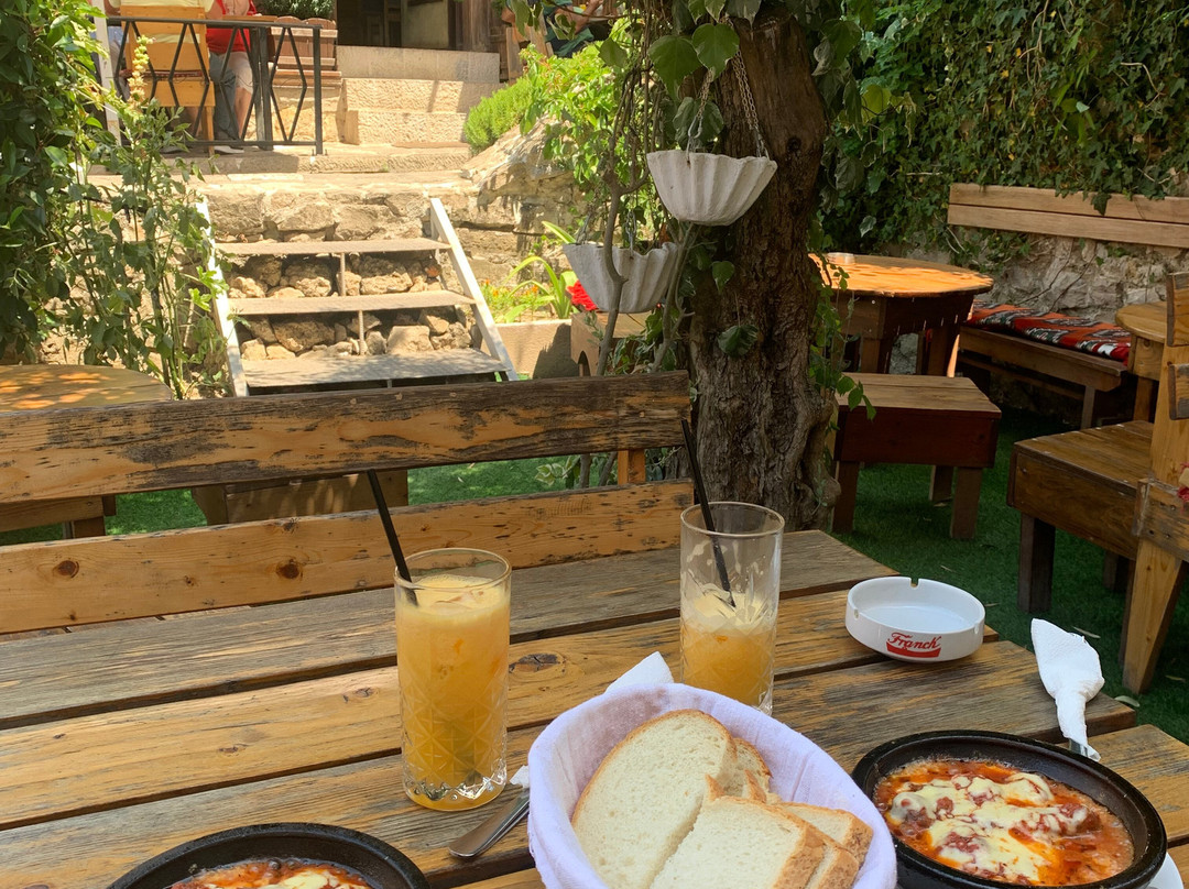 Bar Kafe Derexhiku