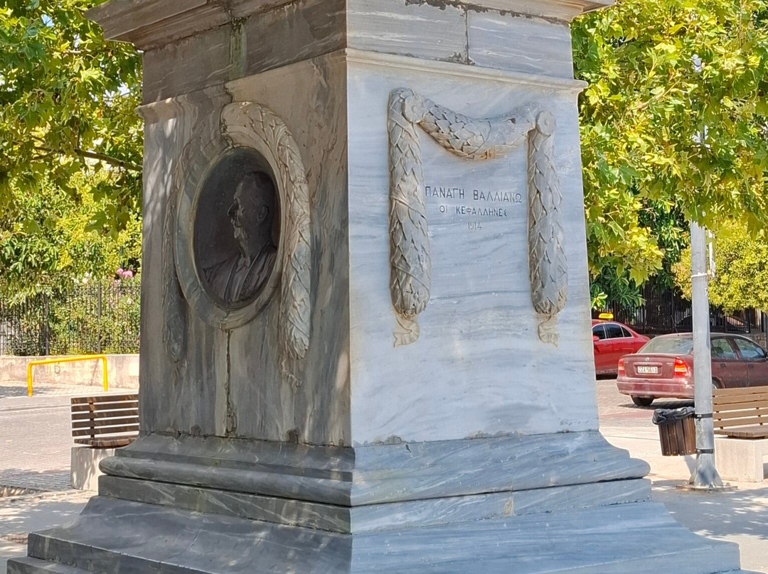 Statue of Panagis Vallianos-阿尔戈斯托利翁必去景点