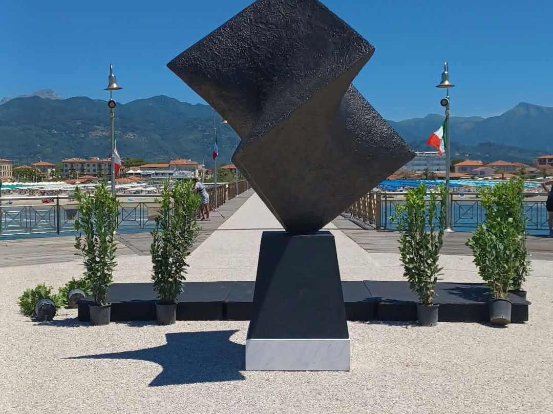 Pontile di Marina di Pietrasanta-马里纳迪彼得拉桑塔必去景点