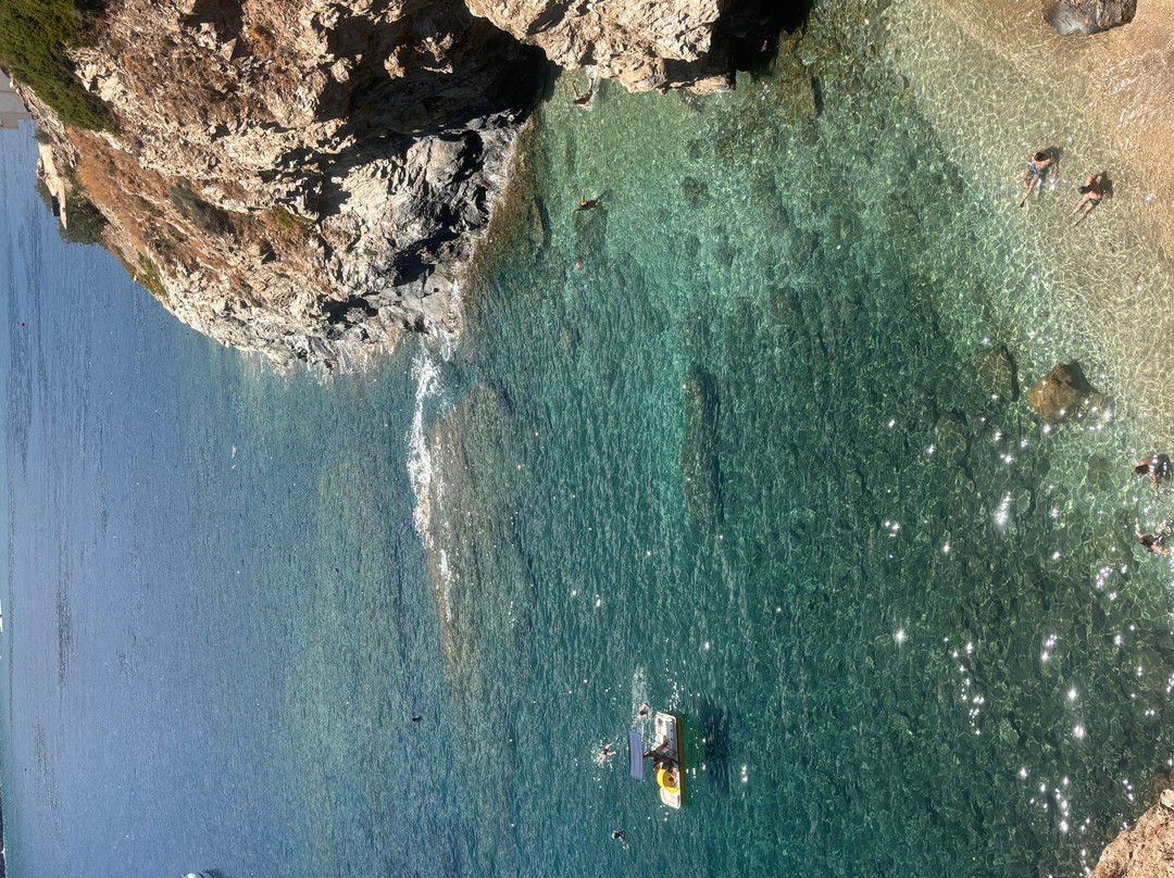 Karavostási Beach-Istron必去景点