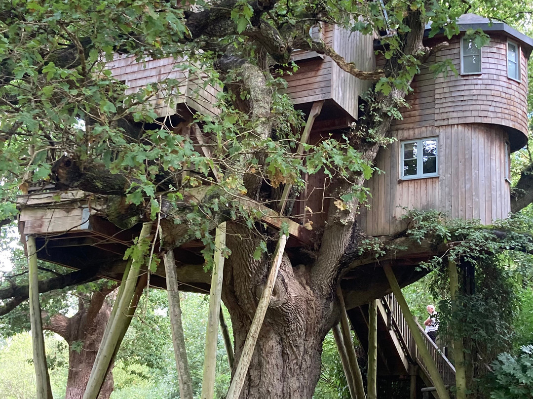 Fox and Hounds Country Hotel主图