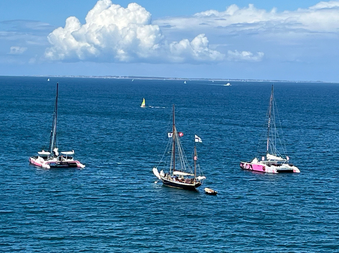 Caseneuve Maxi Catamaran-Baden必去景点