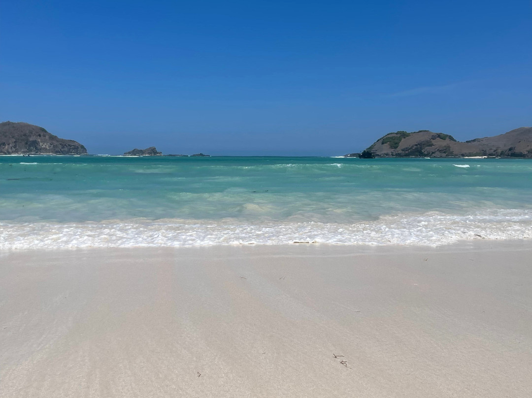 Tanjung Aan Beach-龙目岛必去景点