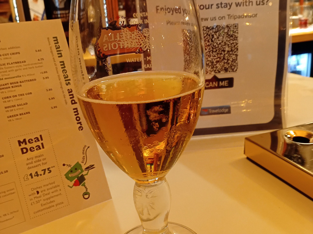 西布罗米奇旅客之家酒店主图