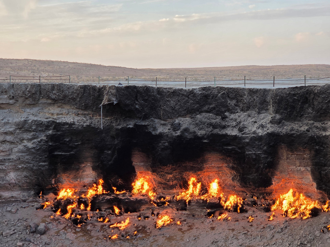 Darvaza Gas Crater-Darvaza必去景点